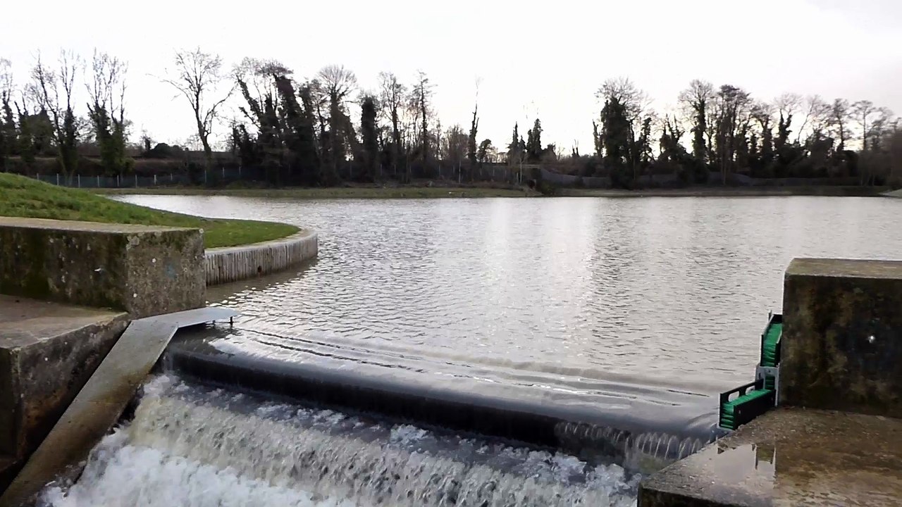 Ifield Millpond water fall Christmas Eve 2015