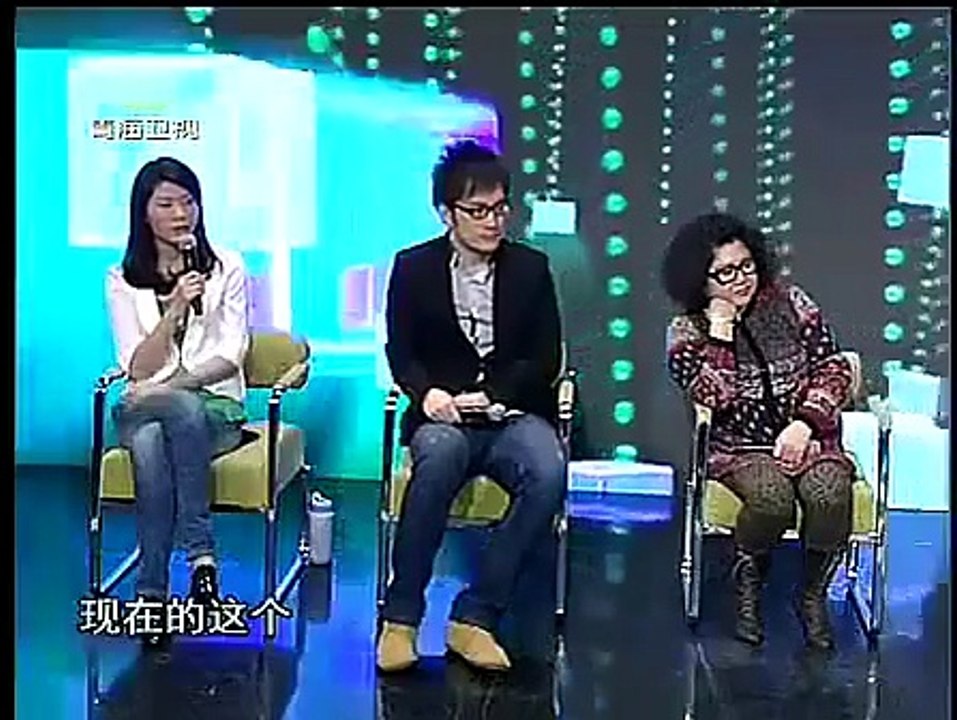 强势母亲现场羞辱大骂女儿男友“吃软饭，不要脸“ 女儿不满大怒