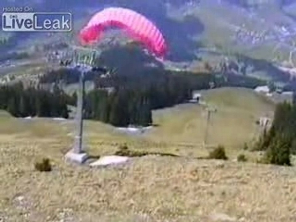 Regis fait du parapente