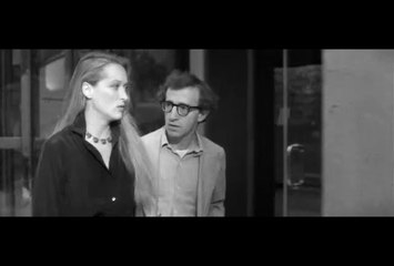 BLACK & WHITE -- MYRON __ '''ΜΑΝΧΑΤΑΝ'''-- [[[ ΕΛΛΗΝΙΚΟΙ ΥΠΟΤΙΤΛΟΙ ]]]---   Γούντι Αλεν, Νταϊάν Κίτον, Μάικλ Μέρφι, Μάριελ Χέμινγουεϊ, Μέριλ Στριπ.......