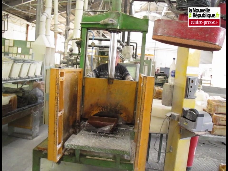 VIDEO. Ingrandes: la fabrication des bottes Aigle étape par étape