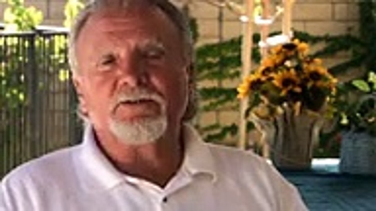 Köpeklere Fısıldayan Adam -  Islak Köpekcik ve Öfkeli Haydut2017