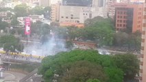 Police Attempt to Control Protests on Caracas Highway, Fire Tear Gas