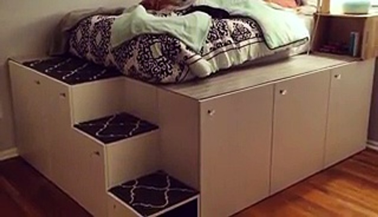 Ce papa installe des armoires de cuisine dans la chambre de sa fillette, le résultat est impressionnant