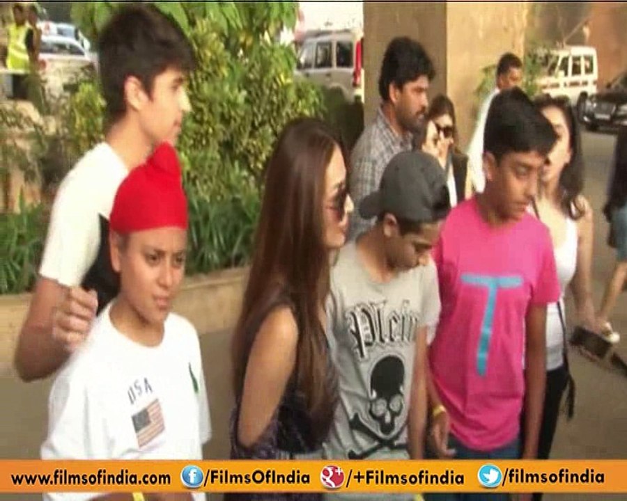Justin Bieber's First EVER Concert In Mumbai | Bollywood Celebs | Crazy Fans