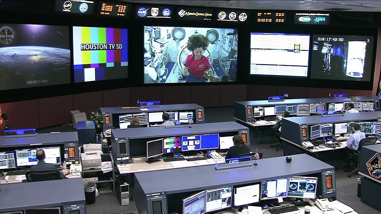 Waking up working and going to sleep in Zero G
