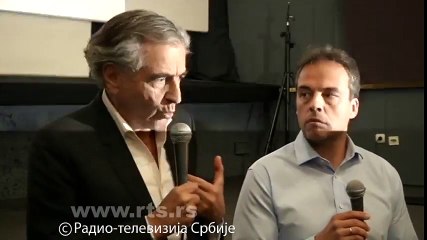 Bernard-henry Lévy se fait entarter