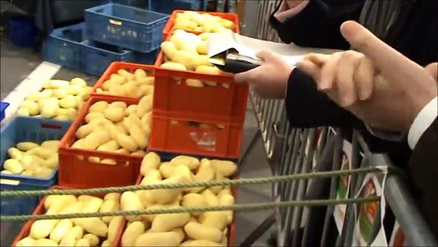 Record du monde d'épluchage de patates... Dingue