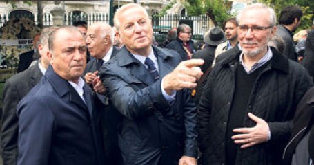 Fatih Terim, Kalmasını İsteyen G.Saraylı Yöneticinin Babasının Cenazesine Katıldı