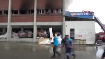 Trabzon'da Mobilya Fabrikası Yandı 2