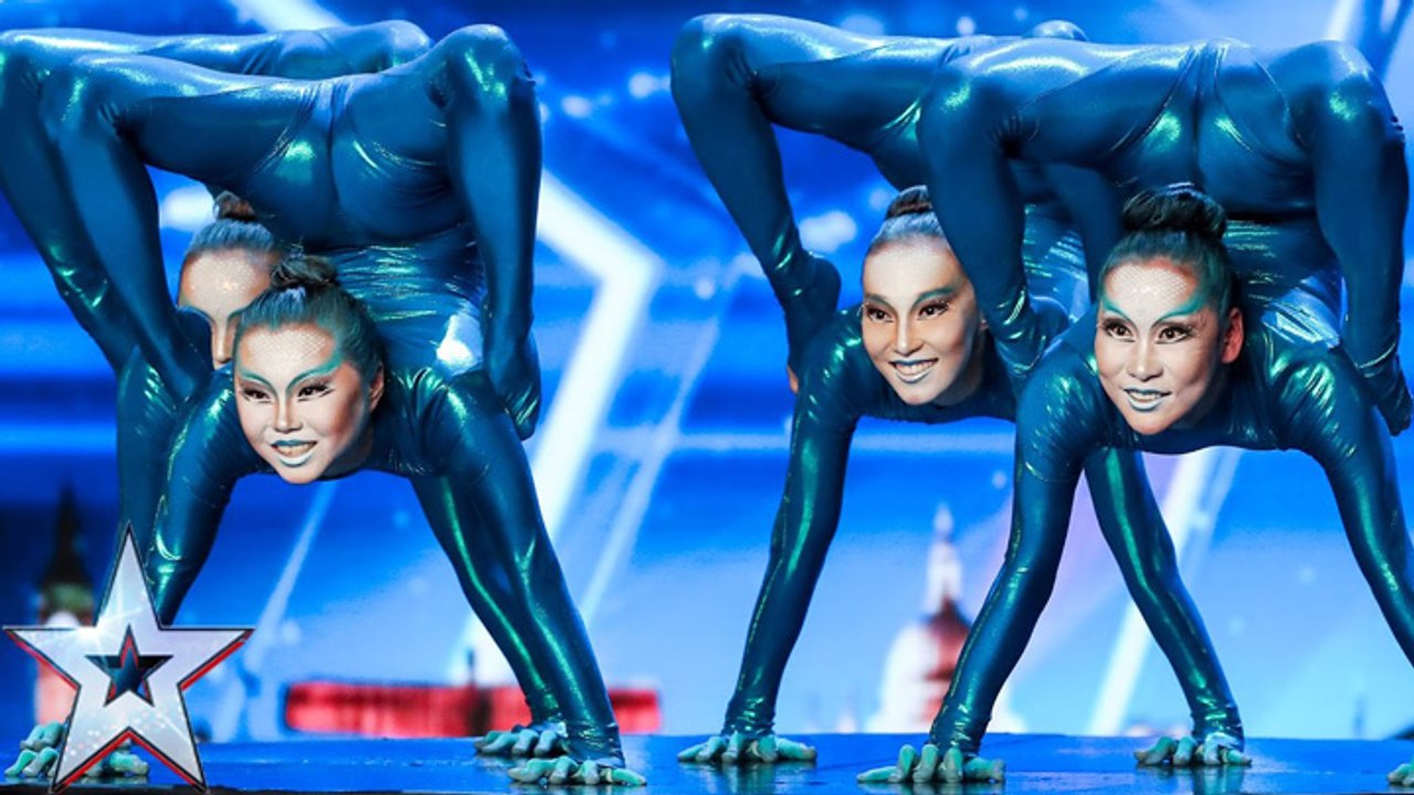 Angara Contortion réalise un spectacle impressionnant