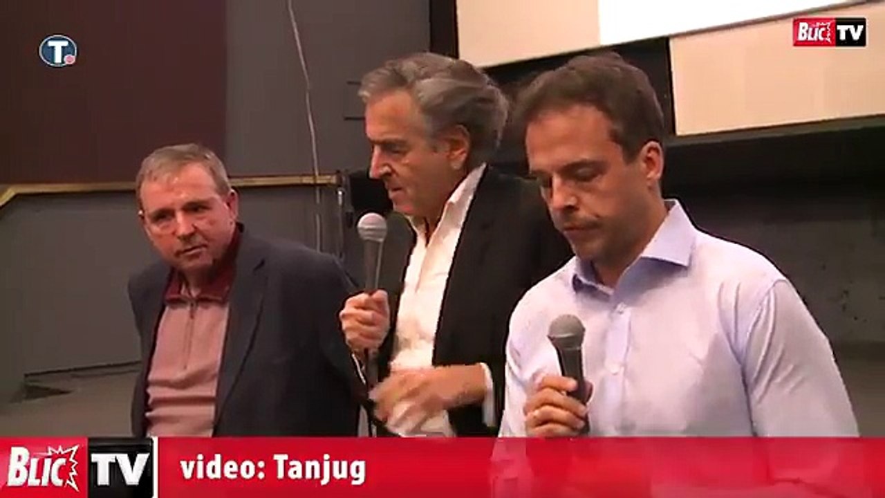 Bernard-Henri Lévy se prend une tarte en pleine tête à Belgrade