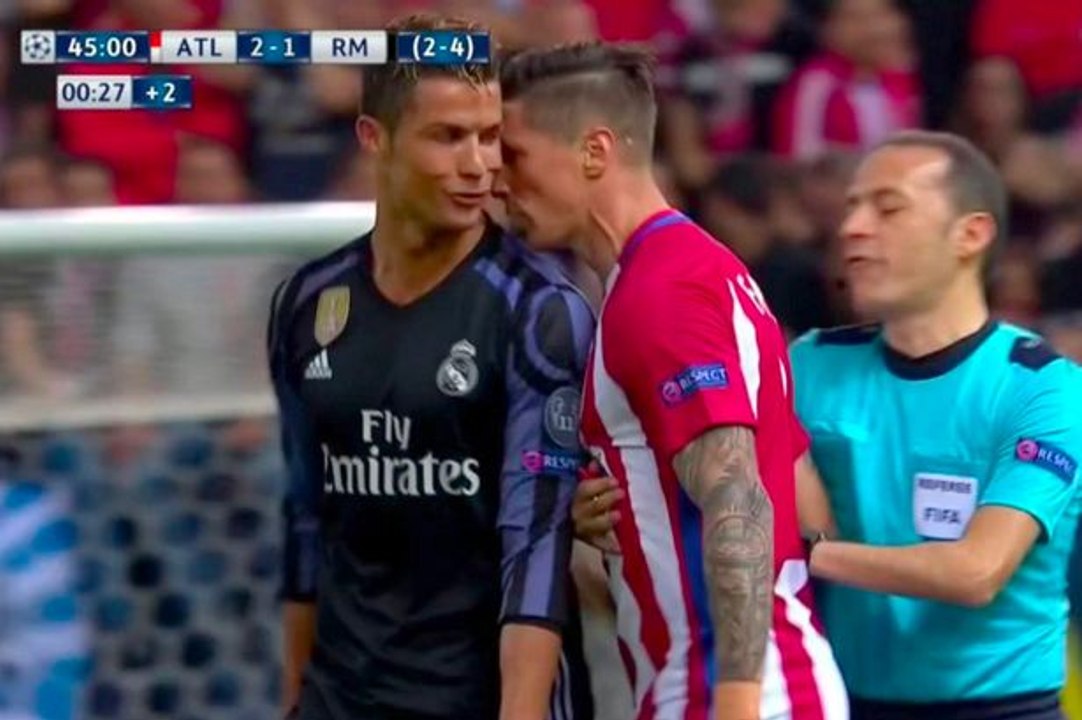 Fernando Torres Fight With Cristiano Ronaldo HD - Atletico Madrid 2-1 Real Madrid - 10.05.2017