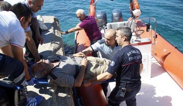 Falezlerde mahsur kaldı, deniz polisi tarafından kurtarıldı