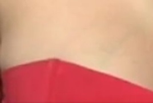 Dazzling Sunny Leone shows off her Big Balloons :)