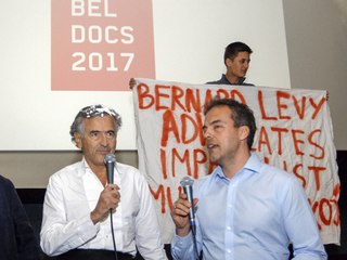 Belgrade : Bernard-Henri Lévy entarté