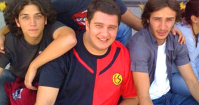 Oyuncu Uraz Kaygılaroğlu, Eğil de Bir Göbeğine Bak Diyenlere İnat 64 Kilo Verdi