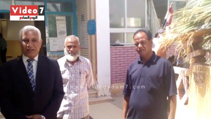 محافظ الوادى الجديد ومدير إدارة الداخلة التعليمية يتفقدان لجان الامتحانات