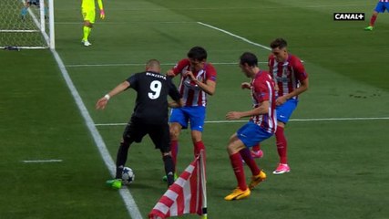 Le footballeur Karim Benzema, en cinq gestes d'exception