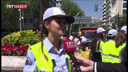 Çocuk polisler trafik denetimi yaptı
