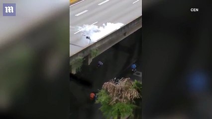 Horrifying moment a Venezuelan protester is fatally shot _ 2017