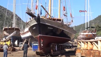 Muğla- Bodrum - Aksona Mancorna, Türk Sanat Müziği Ezgileriyle Denize Indi