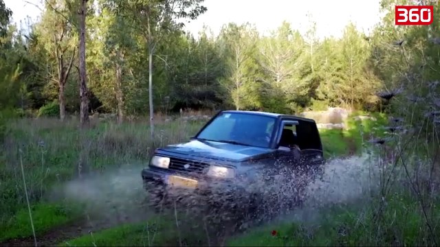 Nuk po e shiste dot makinen e tij keshtu qe perdori pak photoshop.Tani mbi 2 milione kerkesa (360video)