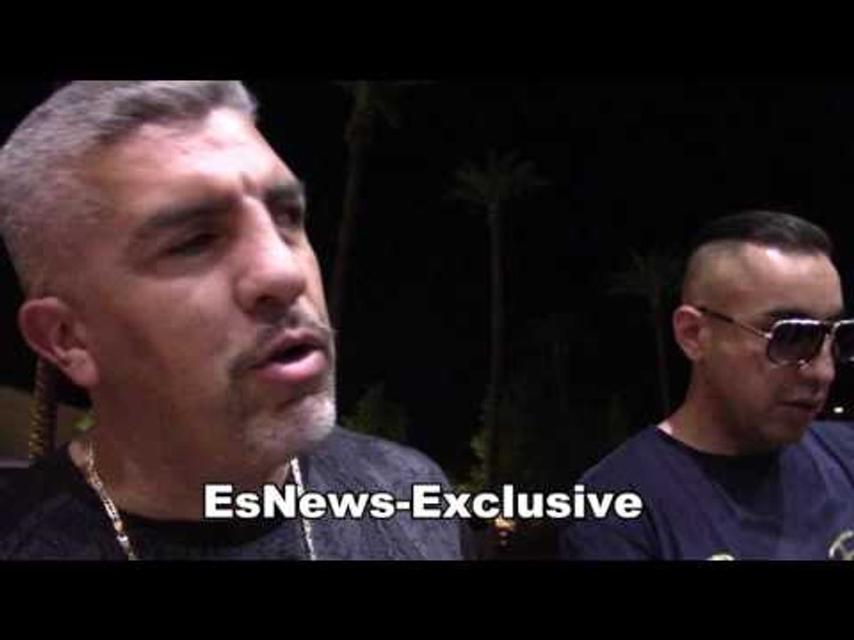 Robert Garcia Eating Rattle Snake That Joel Diaz Killed - EsNews Boxing