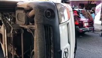 Se volcó este camión en la avenida rosa duarte