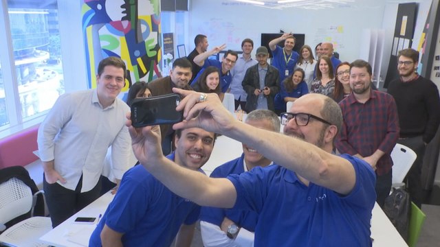 Visa y banco Neon presentan servicio de identificación facial con selfies