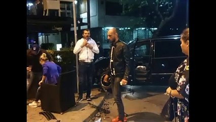 U Dalmatinskoj ulici u Sarajevu večeras se dogodila saobraćajna nesreća u kojoj je nekoliko osoba povrijeđeno