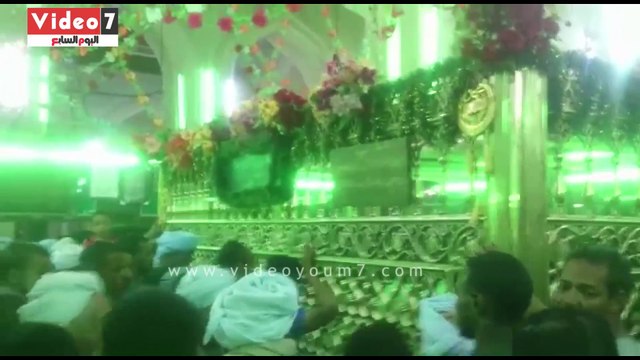 الالاف من محبى السيد عبد الرحيم القنائي يحيون الليلة الختامية للمولد بحضور المحافظ ومساعد مدير أمن قنا