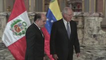 Kuczynski pide ayuda humanitaria 'psicológica' para tratar crisis de Venezuela