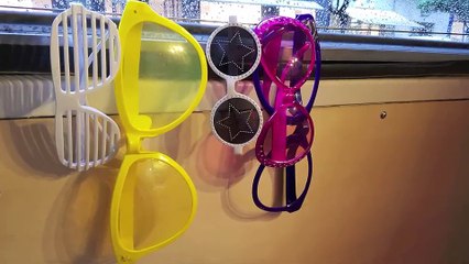 Un photomaton dans un combi wolksvagen