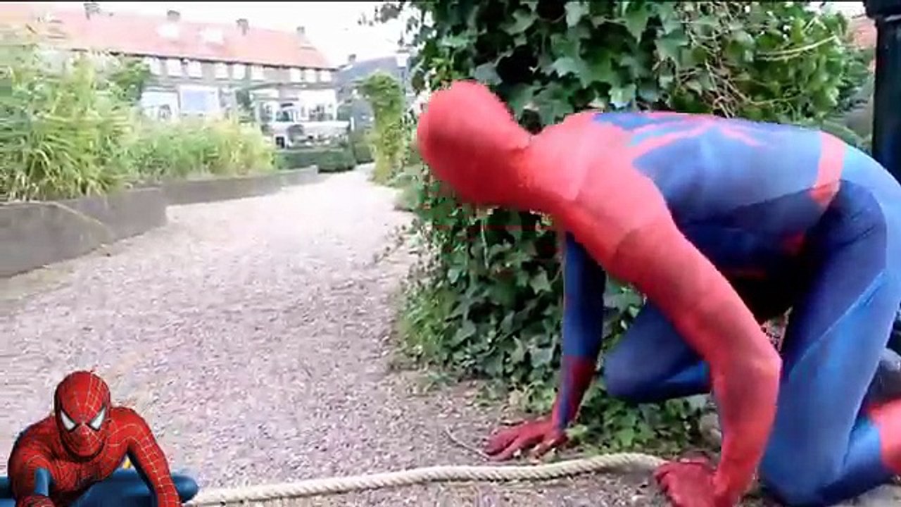 Princess Rapunzel Spiderman Skeleton ATTACK! Joker vs Spiderman Fun Princess & H