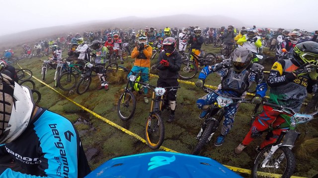 Adrénaline - VTT : Kilian Bron vous embarque pour l'Inca Avalanche, une course un peu folle autour des ruines inca au Pérou