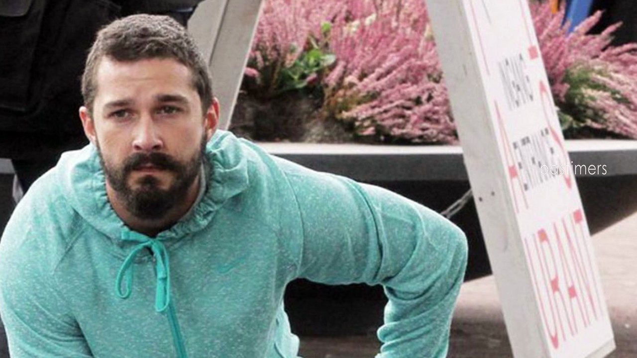 10 Celebrities Who Treat Their Fans Terribly