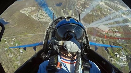 EXCLU: Découvrez les premières images du reportage sur la patrouille de France diffusé dimanche dans "66 minutes" sur M6