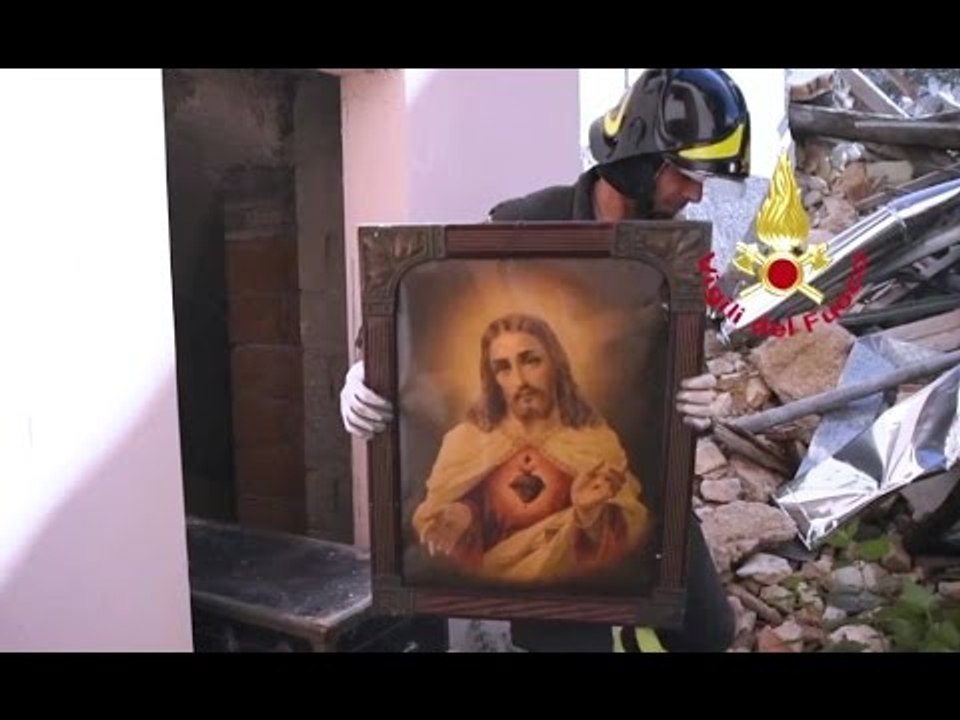 San Pellegrino di Norcia (PG) - Terremoto, recupero beni da abitazioni (12.05.17)