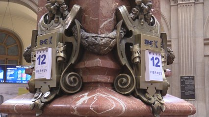 El Ibex 35 vuelve al terreno negativo a media sesión