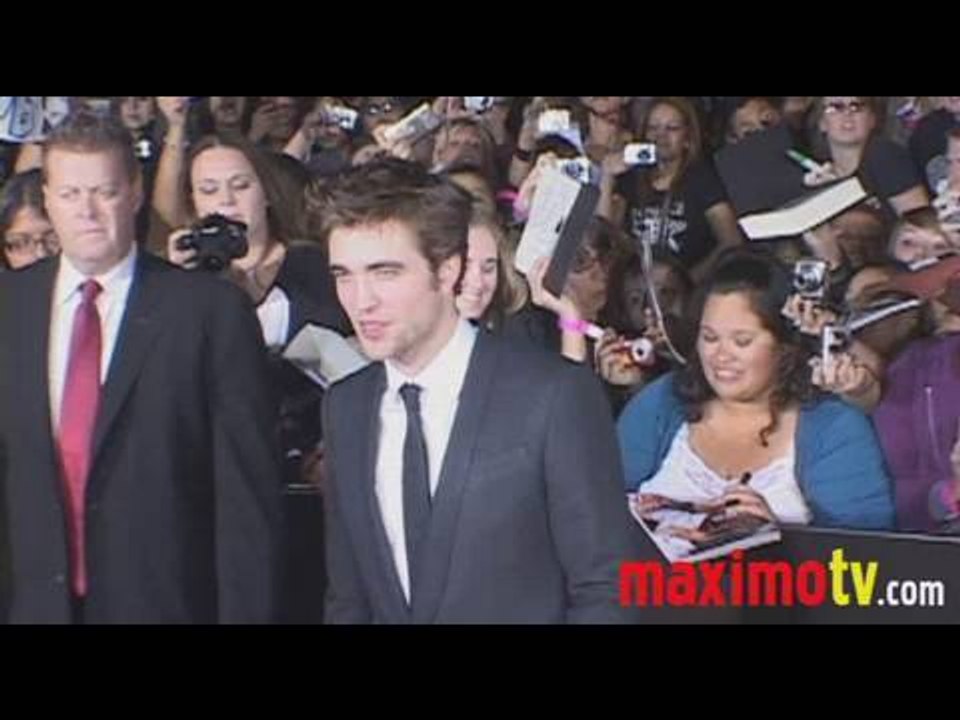 ROBERT PATTINSON at NEW MOON Premiere Arrivals