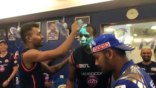 ipl 10 | Mumbai Indians players celebrating Pollard's birthday - DailyMotion
