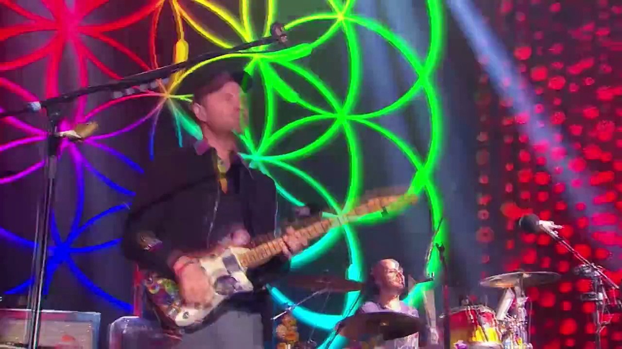 Coldplay - Ahead Full Of Dreams ( Live )