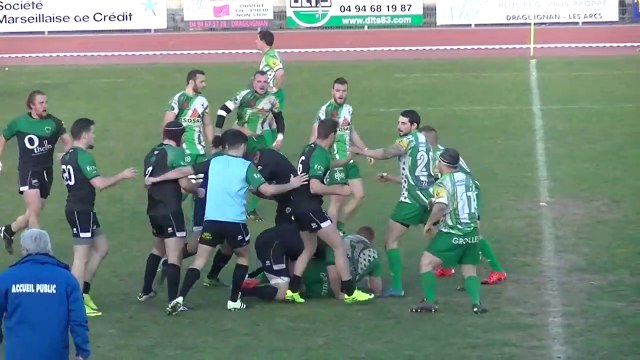 Quand un match de rugby fini en bagarre générale... Violent