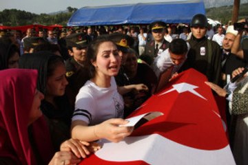 Şehidi Binler Uğurladı