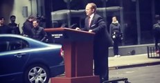 Melissa McCarthy Directs Her Sean Spicer Podium Through New York Traffic