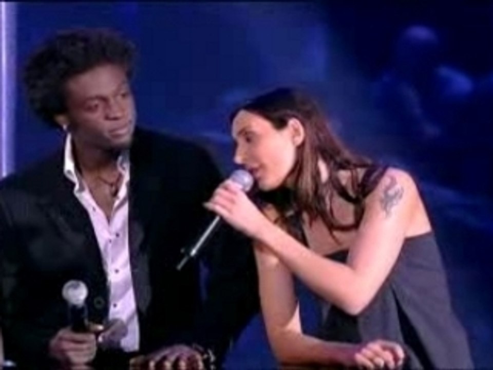 Les Enfoires - Qui a le droit ( Zazie, Isabelle Boulay, Corn
