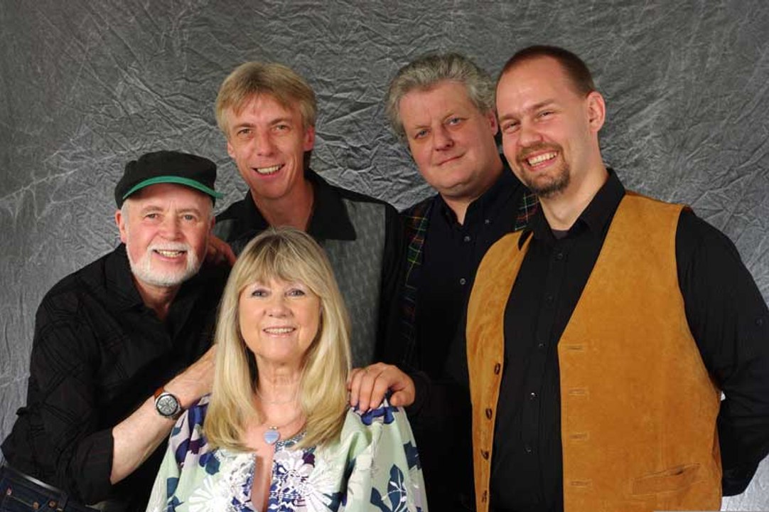 The Middle Of The Road - Ooh Wee Chirpy Chirpy Cheep Cheep (Karaoke With Background Vocals & Backing Vocals)