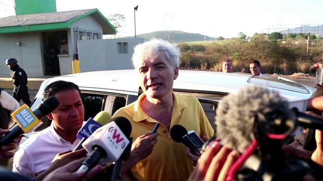 Justicia libera a fundador de autodefensas en México