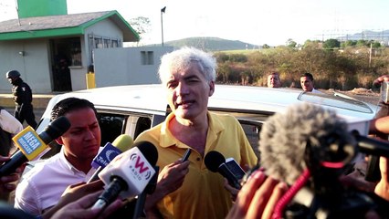 Justicia libera a fundador de autodefensas en México